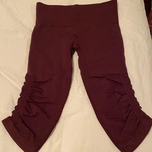 Lululemon Ruched Capri Pants Size 6